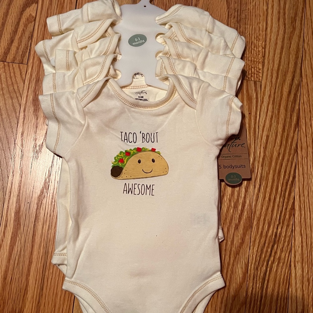 Touched By Nature: 5 Organic Cotton Onsies Bodysuits. Size: 0-3 months.